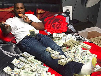 50 Cent shows his cash online in response to bankruptcy jibes - The  Economic Times