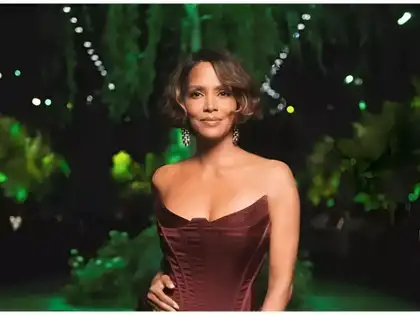 Quote of the day by Oscar-winning actress Halle Berry: 'Don't take yourself  too seriously, know when to laugh at yourself and obstacles that present  themselves' - The Economic Times