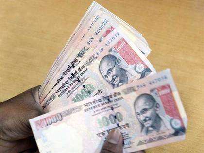 Rupee breaks losing run, gains 10 paise to 66.52 vs dollar