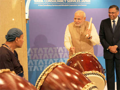 Modi's Japan visit 2014: Prime Minister Narendra Modi entertains Japanese people with his drumming skills