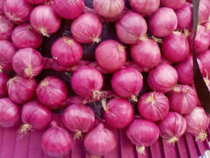 Remove minimum export price of onions: Farmers