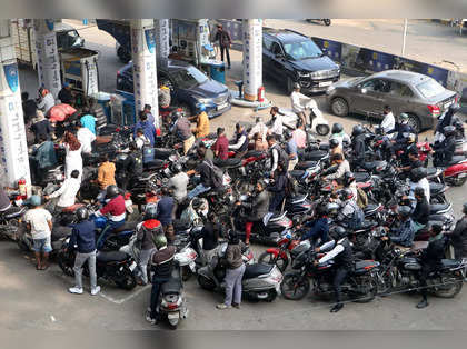 Truck Driver Protest: Mumbai, Nagpur witness long queues at petrol pumps amid fuel shortage