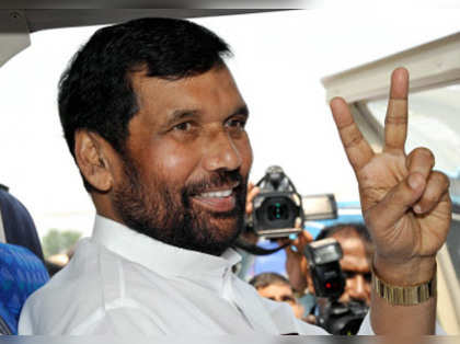 CWC should provide more services and be competitive: Ram Vilas Paswan