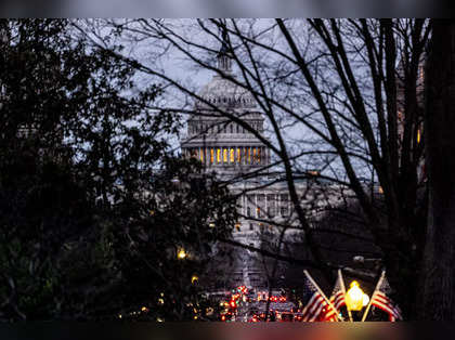 US House approves spending bill to avert government shutdown