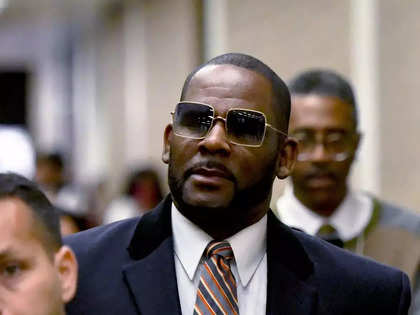 US prosecutors ask for 25 more years in prison for R. Kelly in child pornography case