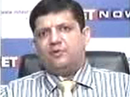 Look for shorting opportunities on IT, banking, pharma counters: Mitesh Thacker
