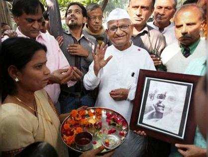 Stir if no Lokpal bill before 2014 Lok Sabha polls: Anna Hazare