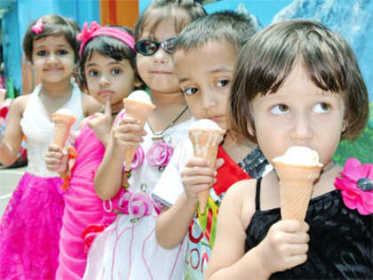 Natural ice cream eyes 100 outlets, opens first store in Delhi