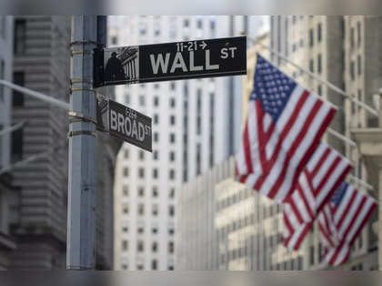US stocks dip as traders assess hot inflation data; chip stocks weigh
