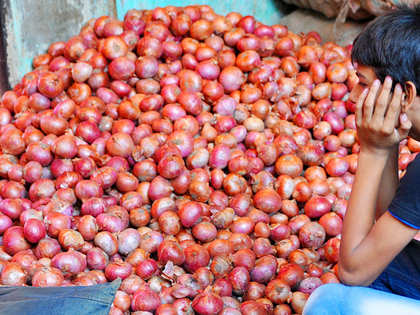 Government reviews price situation of pulses, onion