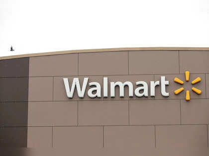 Walmart changes pay and titles for corporate staff