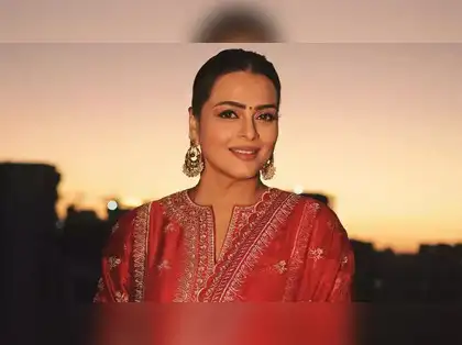 90s Bollywood actress quit cinema to raise a family; still owns a net worth  of over 230 crore! Here's all about Shilpa Shirodkar - The Economic Times