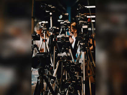 Camera tripods under 2000: 5 Iconic Camera Tripods Under Rs 2000 For Best  Photography - The Economic Times