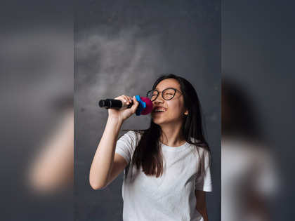 10 Best Karaoke Microphones in India That Are In Your Budget