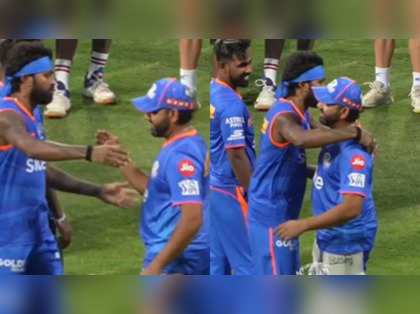 'Hamara captaan kaisa ho, Rohit..': Hardik Pandya faces reality check in first game as MI captain at his home ground in Ahmedabad