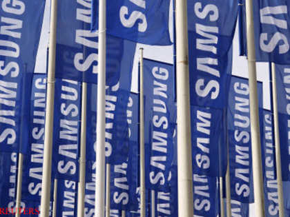 Samsung targets 50 per cent share in mobile phone market
