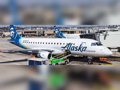 Alaska Airlines flight passengers left shaken after off-duty pilot attempted to cut the engines