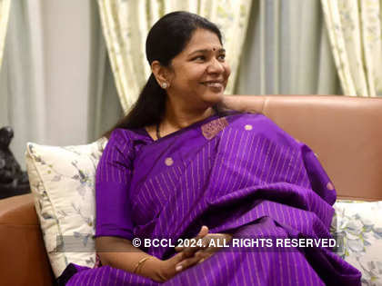 SC allows plea of Kanimozhi, quashes petition challenging her election from Thoothukudi constituency