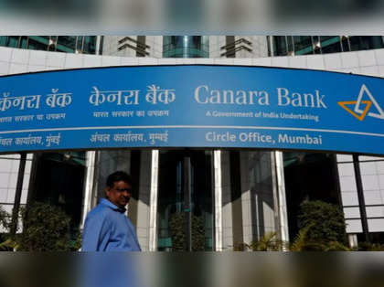 Canara Bank MD hands Rs 1,838 cr cheque to FM Nirmala Sitharaman