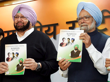 Manmohan Singh releases Congress Punjab manifesto