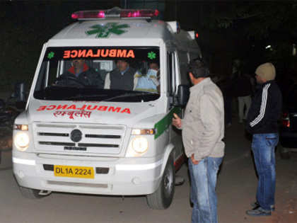 Delhi gang-rape victim in 'extremely critical condition', flown to Singapore hospital