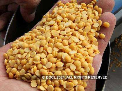 Farmer strike forces Maharashtra government to lift stock limit on pulses
