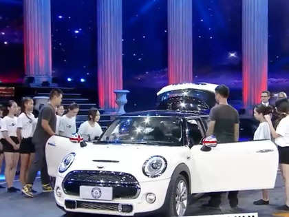 How many people can you accommodate in your car? Watch 29 people get inside a five-seater Mini Cooper