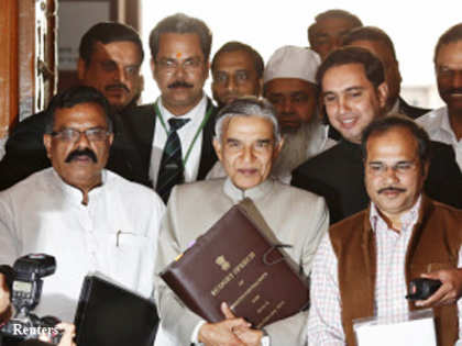 Railway Budget 2013: Rs 3,000 crore loan from Finance Ministry re-paid with interest