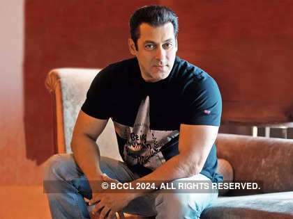 ​​​​Salman Khan responds after video shows 'Tiger 3' fans bursting crackers inside movie theatre