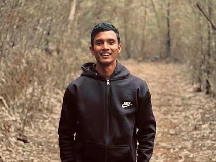 Rajesh Ramesh India Relay Team: Rajesh Ramesh - India's hidden gem in men's  4x400 metres relay team - was a ticket checker before becoming an athlete -  The Economic Times