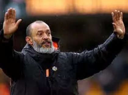 Premier League club Wolves in talks with ex-football manager Nuno Espírito Santo over possible return