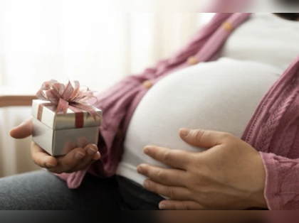 Best Gifts for a New Mom in the Hospital (#4 is SO good!)