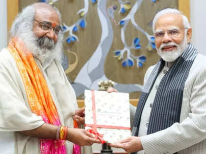 Acharya Pramod Krishnam: PM Modi gaining support from outsiders, while some unfortunate leaders are alienating their people