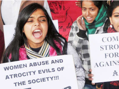 Delhi gang rape: 5 accused summoned; cops refute charges