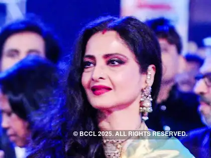 Brihanmumbai Municipal Corporation: BMC seals Rekha&rsquo;s bungalow 