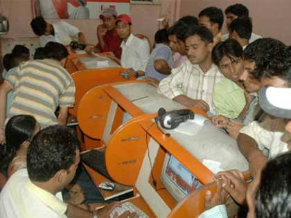 Are cybercafes, symbol of India's nascent internet revolution, logging off?