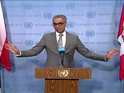 In symbolic gesture, India's Ambassador to UN extends hand of friendship to Pakistani journalists