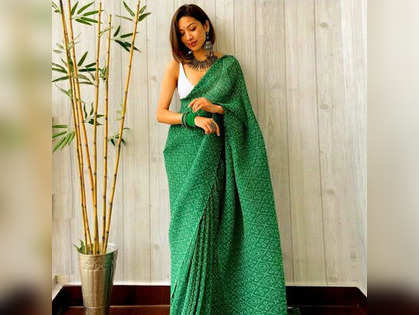 Saree for Women under 1000: Best Sarees for Women under 1000 - The Economic  Times
