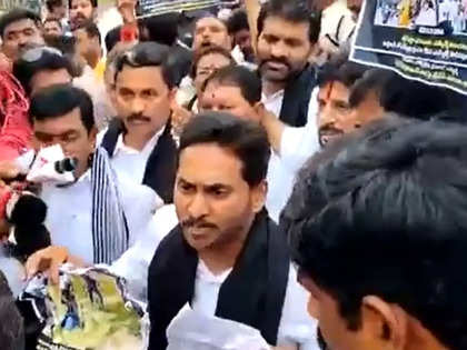 The lion insignia on your caps meant to protect democracy not destroy it: Jagan Mohan Reddy shouts at police. Watch video