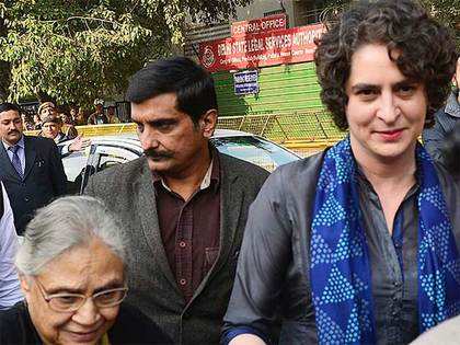 It was Priyanka Gandhi who persuaded Sheila Dikshit to accept Congress' CM candidate proposal