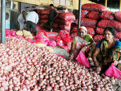 Traders suffer onion sting as prices stay firm