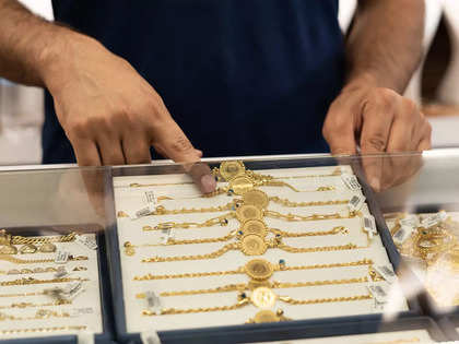 Gold, Silver Prices Today on August 18: Gold rates steady and silver  declines, check latest prices | Gold And Silver News - News9live