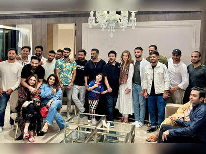 Irfan Pathan hosts Afghanistan players at his residence; Adnan Sami, Suniel Shetty and others present