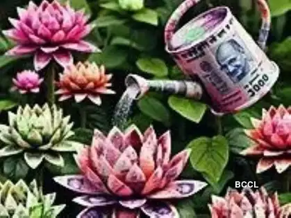 Long live cash! Even as cashless is in