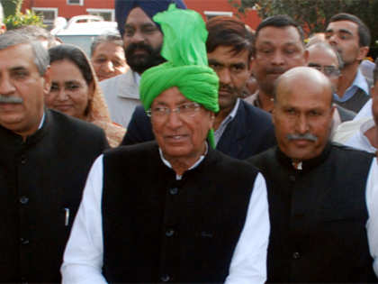 Former Haryana CM OP Chautala's supporters create chaos at Rohini court
