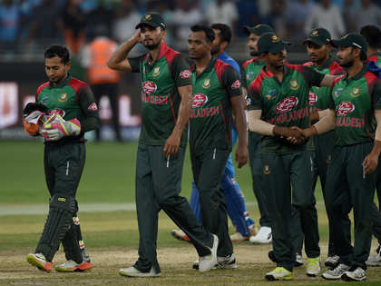 Mahmudullah and Kayes lift Bangladesh to 249/7 after poor start