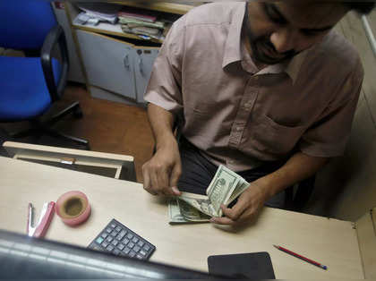 Indian Banks' Association agree on 17% wage hike, saturdays off for employees
