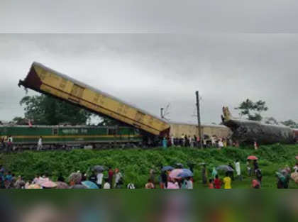 Kanchanjunga Express collision with goods train near Bengal's New Jalpaiguri claims at least five lives