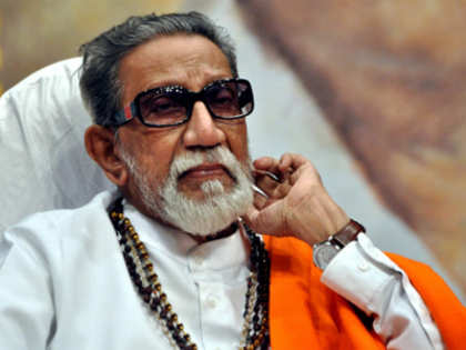 Bal Thackeray passes away: Politicians, businessmen, actors at Thackeray funeral venue