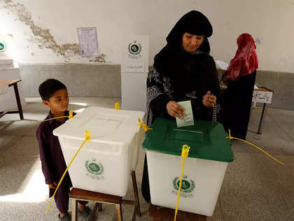 Seen from abroad, Pakistan elections disappoint, add to instability